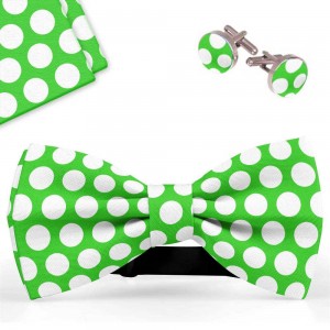 Set papion barbati, batista, butoni, verde deschis, buline albe, mari